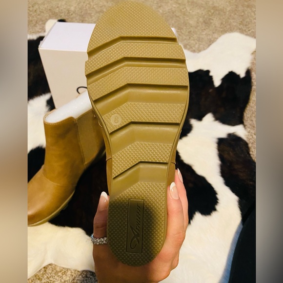 Athlefit wedge boots size 8. Brand New! - Picture 4 of 5